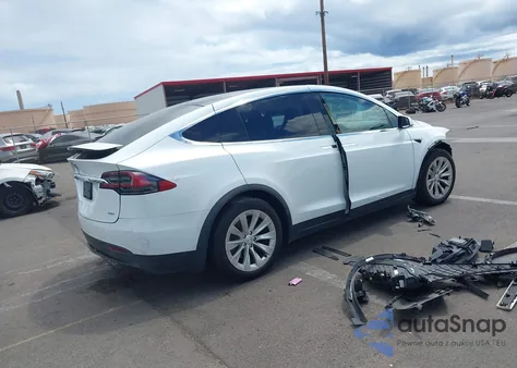 2018 Tesla Model X 100D/75D/P100D из США, поврежденный, VIN 5YJXCAE20JF096690